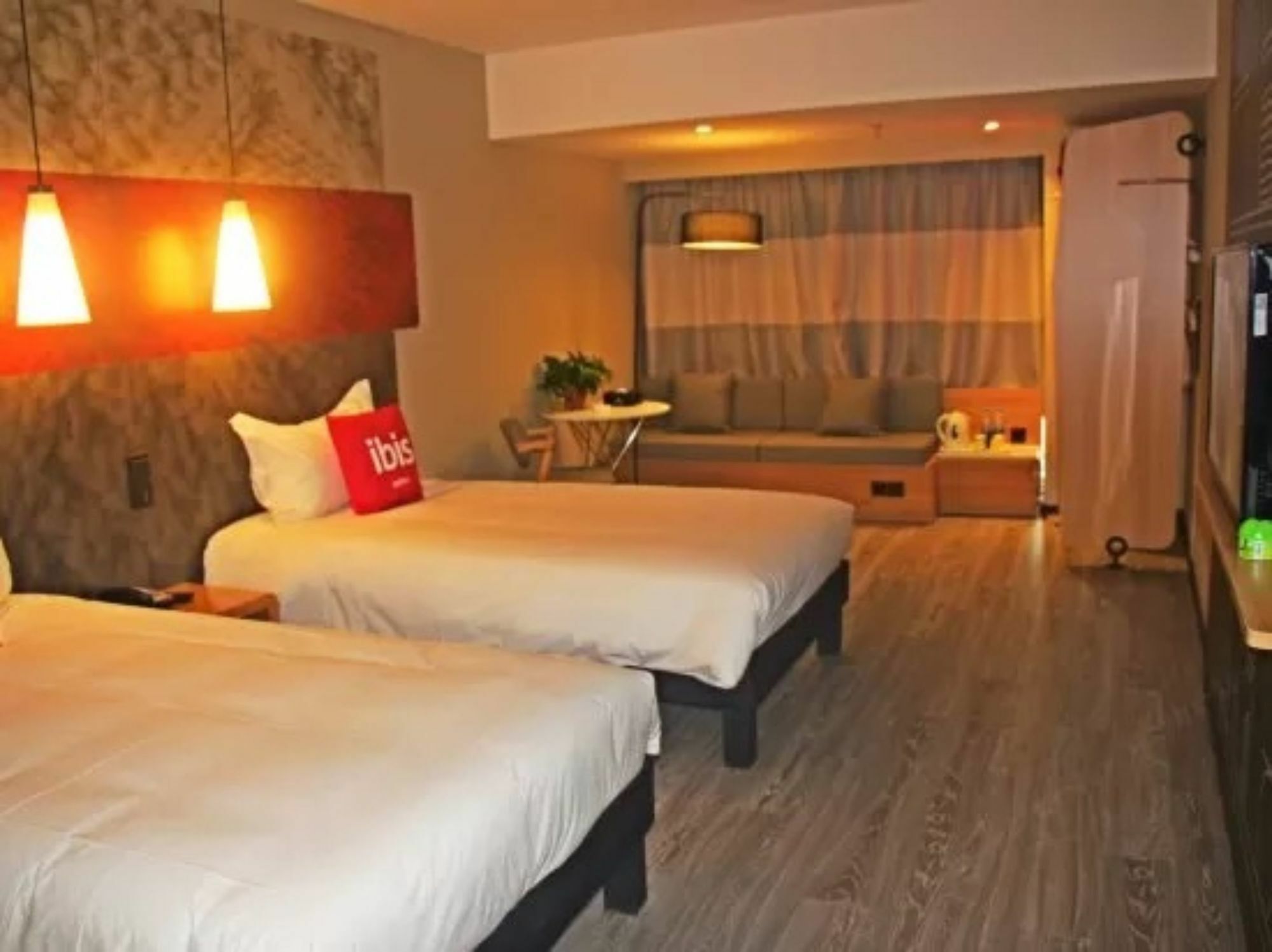 Ibis Dujiangyan Hotel Chengdu Buitenkant foto